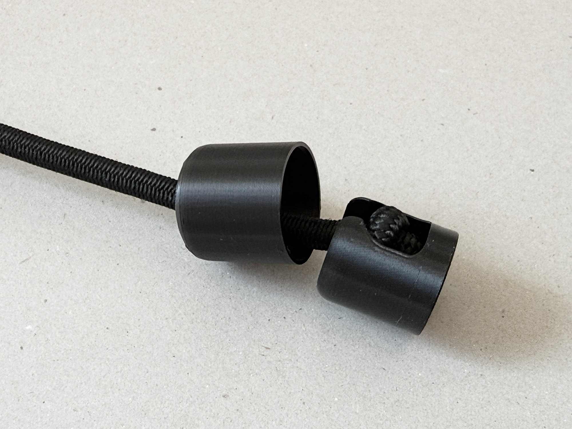 Camperfixx Gummiband-Halter für Schränke – Variable Bandführung gerade und seitlich – Bild 4