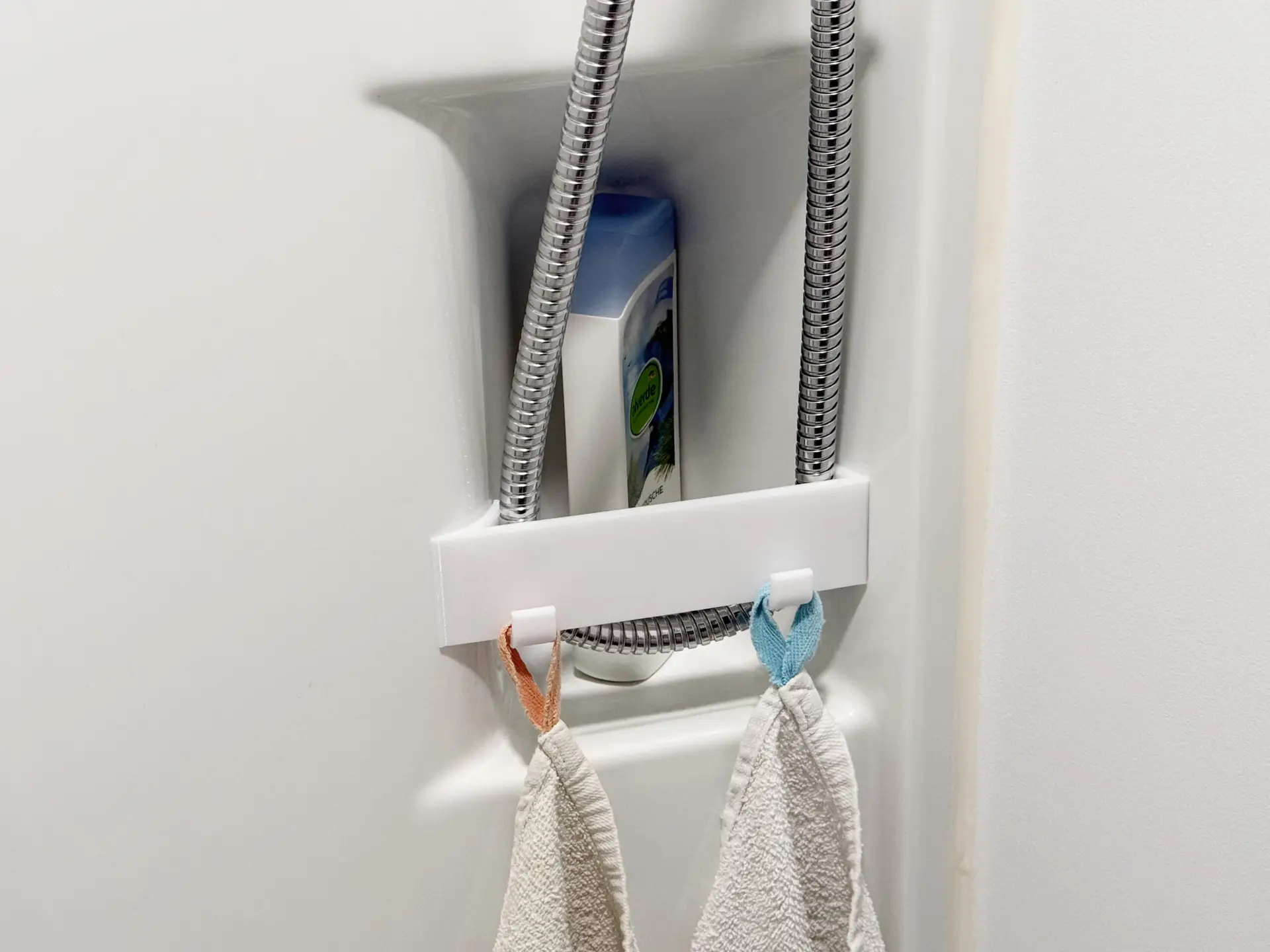 Duschhalter & Schlauchfixierung für Adria Twin mit Schwenkbad