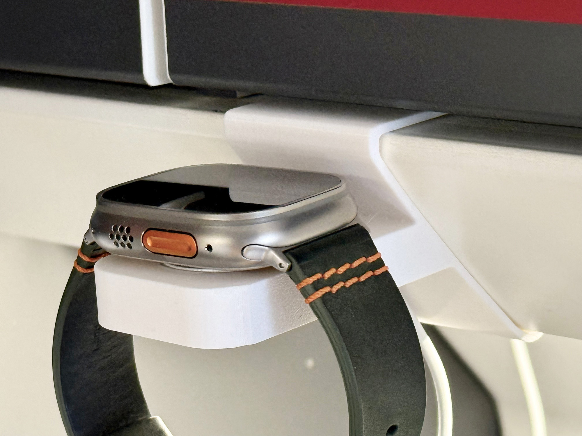 Camperfixx WatchDock – Apple Watch Halter für Adria Schrankprofil (bis Bj. 2024) – Bild 2