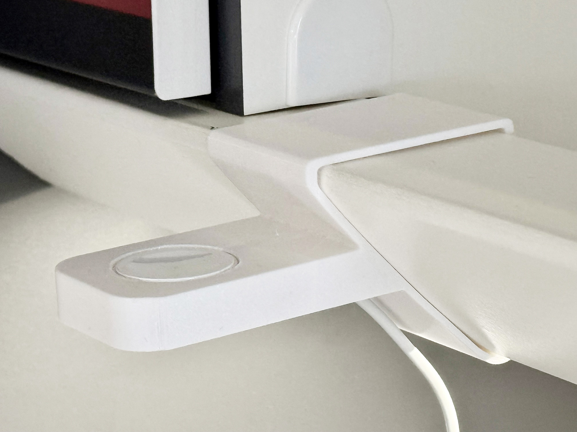 Camperfixx WatchDock – Apple Watch Halter für Adria Schrankprofil (bis Bj. 2024) – Bild 3
