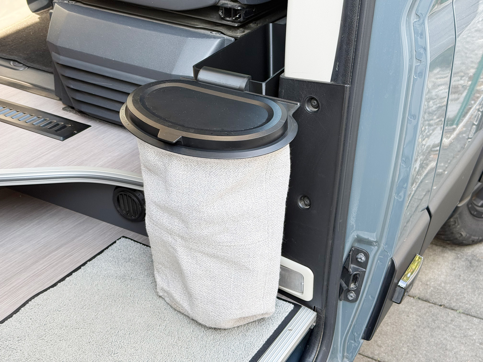 Camperfixx Flextrash Halter – Adapter für B-Säulen-Box Ducato
