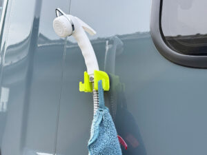Camperfixx Magnet-Halter für Außendusche Wohnmobil – Brausehalter mit Schlauch-Clip & Aufbewahrung