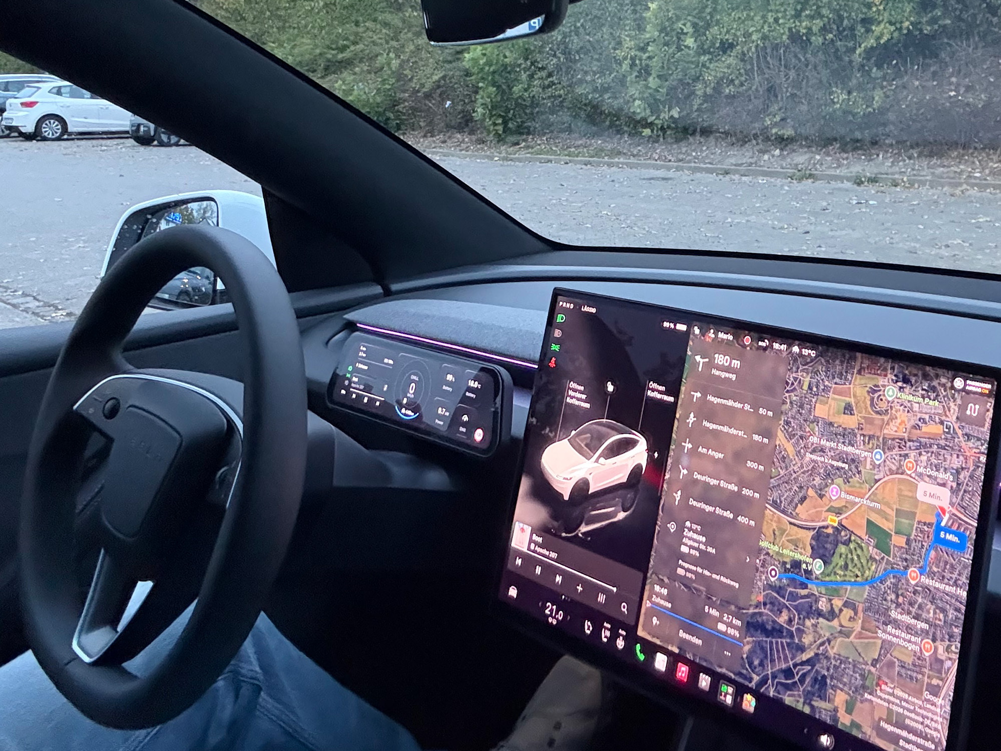 S3XY Dash Halter Tesla Model Y Juniper Standard & Premium | StealthMount | Lüftung und S3XY LED frei | Lenkrad voll verstellbar – Bild 9